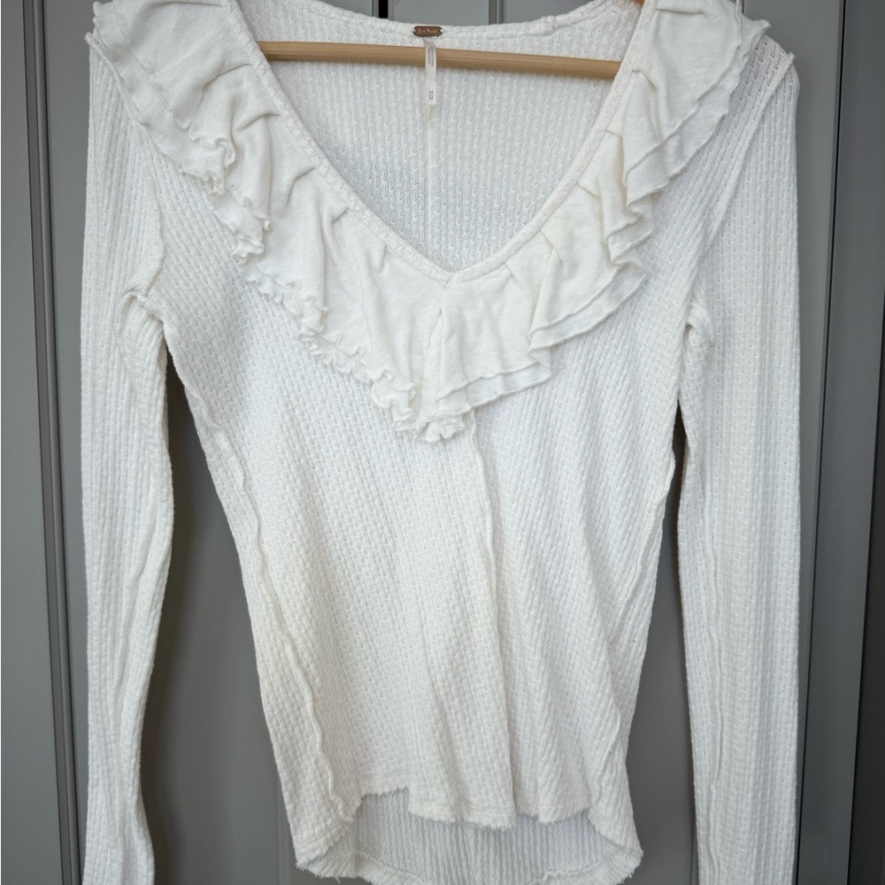 FREE PEOPLE BENNET TOP RUFFLE THERMAL LONG SLEEVE medium - Picture 5 of 7